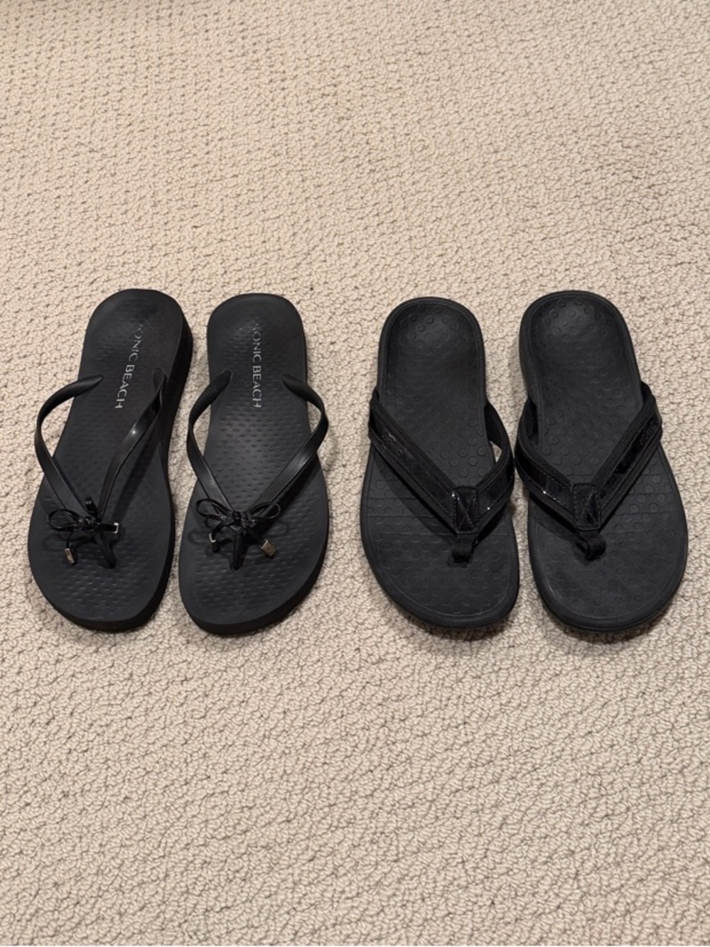 TWO PAIRS Vionic Black Women’s Sandal Flip Flops